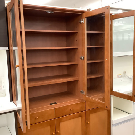 岡工業家具 食器棚売ります！