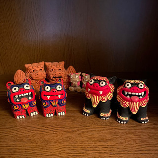 琉球ガラスのミニグラス2セットとシーサー4組の画像