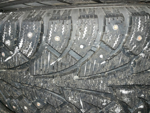 16インチスパイクタイヤ