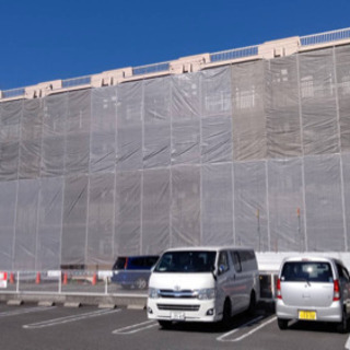 足場の組み立て解体作業の画像