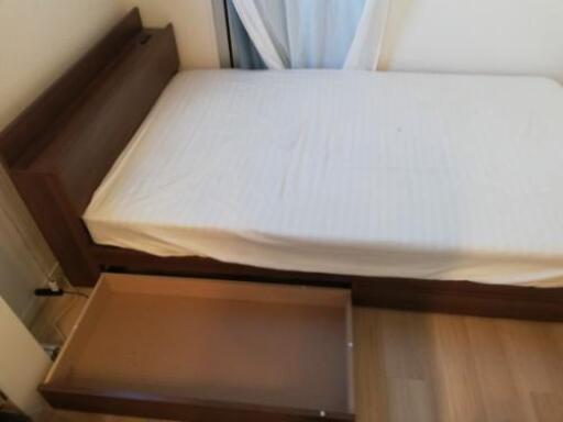 セミダブルベッド  コンセント,収納付き