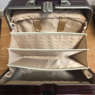 リモワ RIMOWA スーツケースの画像