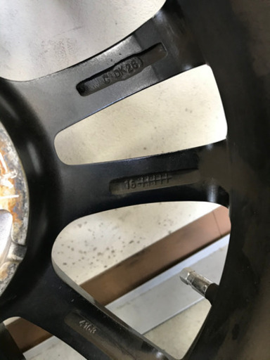 スタッドレスタイヤ　16インチ　205/60R16