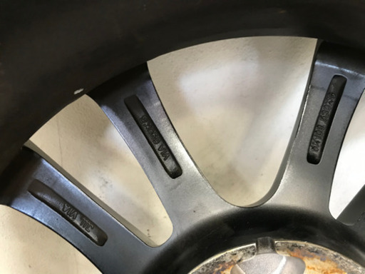 スタッドレスタイヤ　16インチ　205/60R16