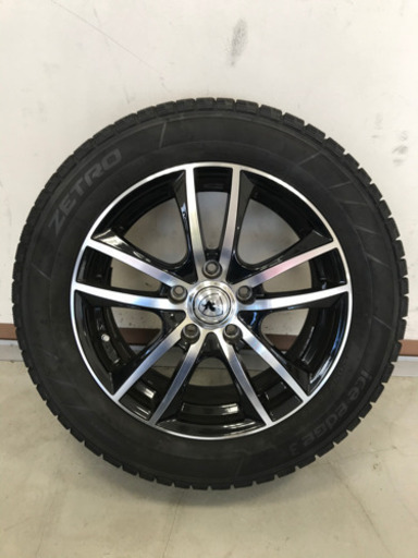 スタッドレスタイヤ　16インチ　205/60R16