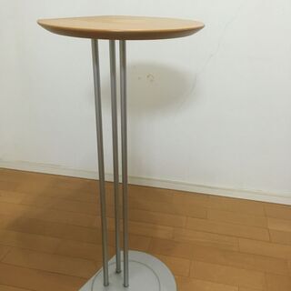 サイドテーブル