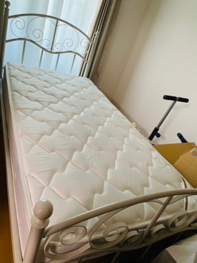 ベッドフレーム　マットレス　取りに来てくださる方⭐︎