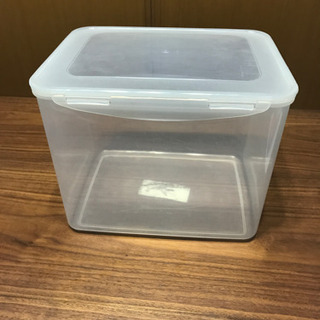 タッパー　収納