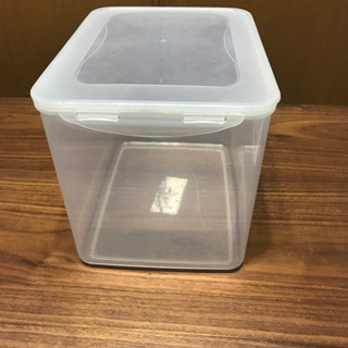 タッパー　収納の画像
