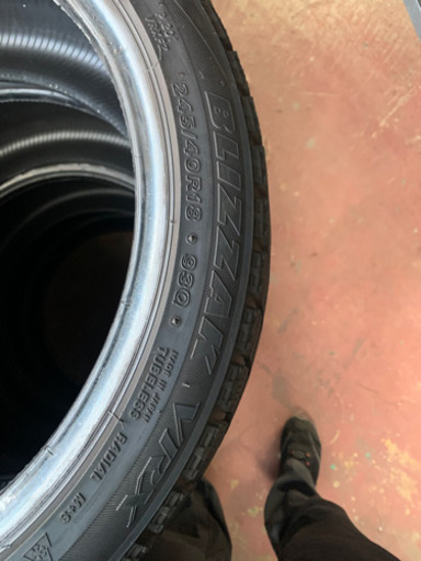 ブリジストン VRX 245 40 18 スタッドレス