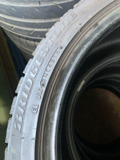 ブリジストン VRX 245 40 18 スタッドレス