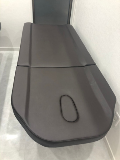 エステ　マッサージベッド　新品未使用