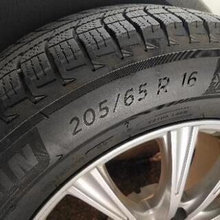 スタッドレスタイヤ MICHELIN（ミシュラン）205/65R16の画像