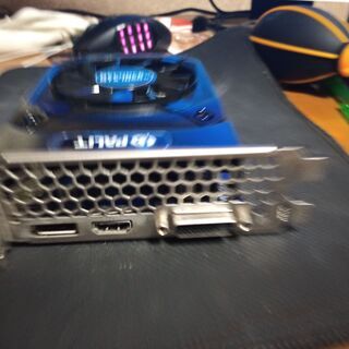 GeForce® GTX 1050 Ti 4G StormXの画像