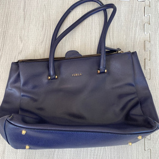 ブランド！FURLA ハンドバッグ 紺