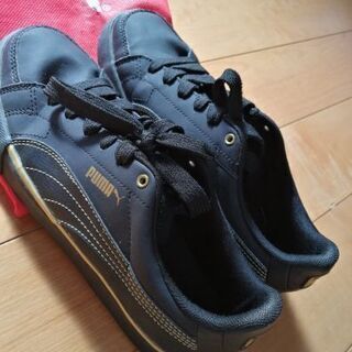 値下げ!Puma　ブラックの靴24.5㌢の画像