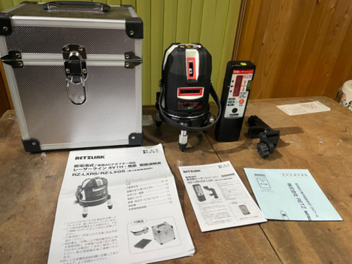 ほぼ新品　レーザーレベル　地墨　レベル　レーザー