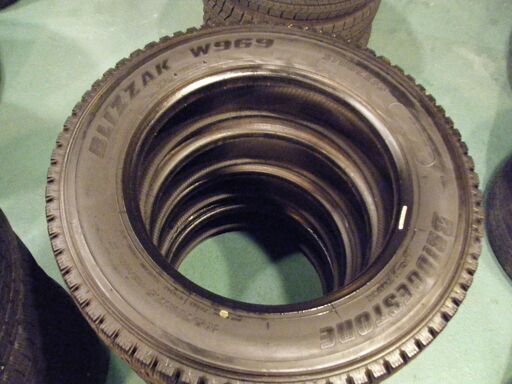 スタッドレス　195/70R17.5 112/110L LT 4本　BS　前橋市上小出町