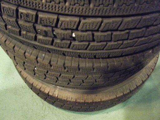 ハイエース　バン　195/80R15　107/105L LT　中古群馬県より②