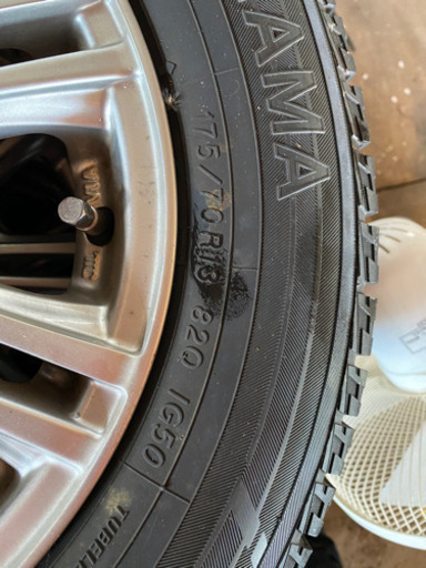 175 70 r13 スタッドレス　状態良