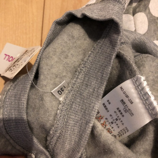 西松屋 女の子 キッズ トレーナー 新品 未使用 タグ付き 130cmの画像