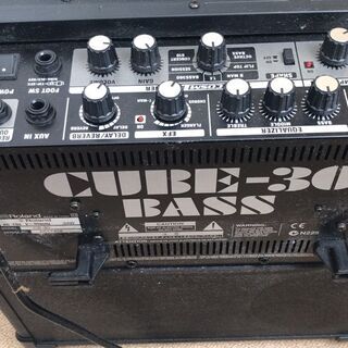 定番ベースアンプ　Roland CUBE-30 BASS　CB-30　中古の画像