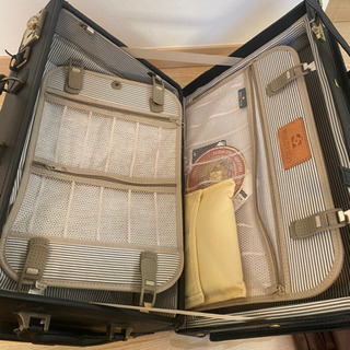 キャリーバック　黒　ワールド　トランクの画像