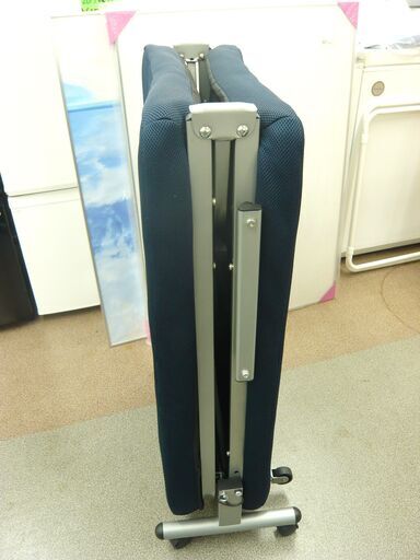 折りたたみベッド スリム 布製メッシュ ネイビー 幅60cm ミニベッド シングルベッド　西岡店
