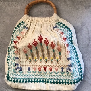手刺繍バック　竹製持ち手　新品