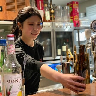【赤羽】大衆肉酒場のホールスタッフ/美味しいまかない2食付きの画像