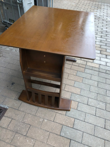 ニトリ伸縮ダイニングテーブル　回転椅子セット