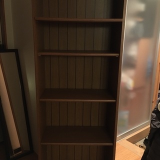 本棚　お話し中