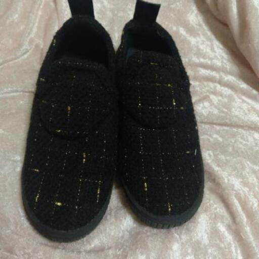 金ラメ入り黒スリッポン