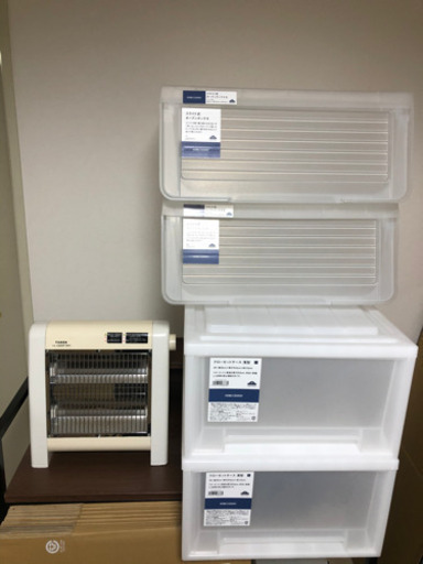 収納ケース 2種各2個＋電気ストーブ
