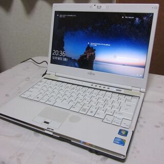 富士通 FM-V　SH560/3B  Core i3  M370...