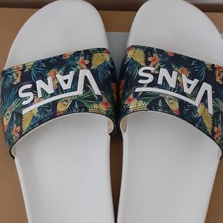 VANSのサンダルです。