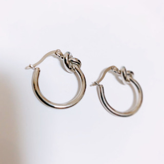 ノットフープピアス