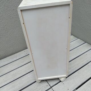 ￥200 中古 白い キャビネット？ ワゴン？の画像