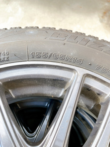 スタッドレスタイヤ