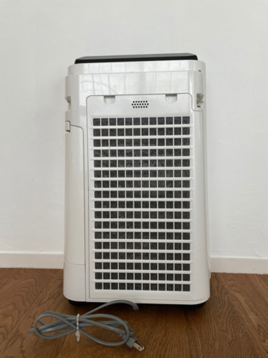 SHARP 空気清浄機　kc-h50 お譲り致します。