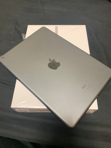 iPad 第8世代　新品同様　10／12購入