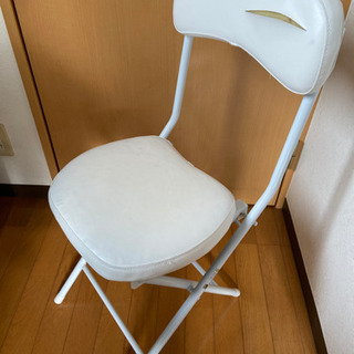 ニトリ　折り畳み椅子