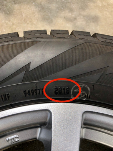 美品 2018年製バリ溝　スタッドレスホイールセット　215/60 R16 ピレリ　残溝8～9部　ヴェゼル　HONDA VEZEL 　