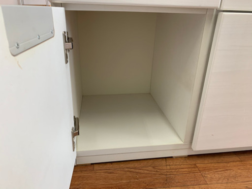 ノーブランド品!ホワイト1色!レンジボード3枚扉です！