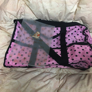 旅行バッグ　ピンクの画像