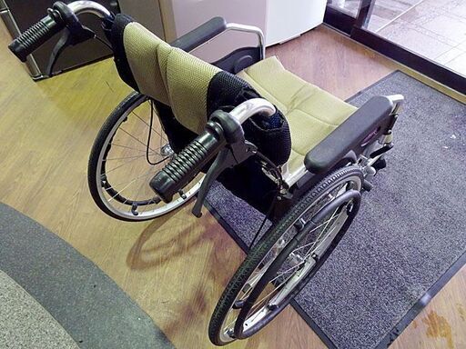 美品◆KADOKURA/カドクラ◆ 車椅子 自走式 折りたたみ ノーパンクタイヤ 施設 病院 介護 24インチ