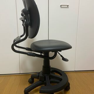 DUOREST　オフィスチェア　デュオレスト　椅子の画像