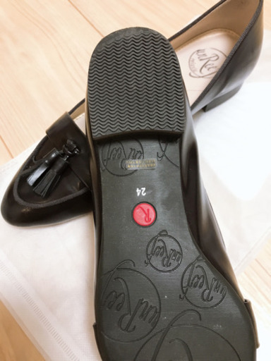 ダークブラウンのパンプス