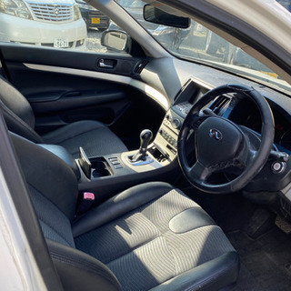 日産スカイラインです‼️カッコイイ‼️内装外装も綺麗で絶好調です‼️の画像