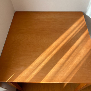 80✖️80センチのダイニングデーブルの画像